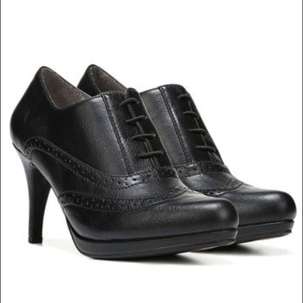 LifeStride Black Lace Up Xanti Bootie Heel